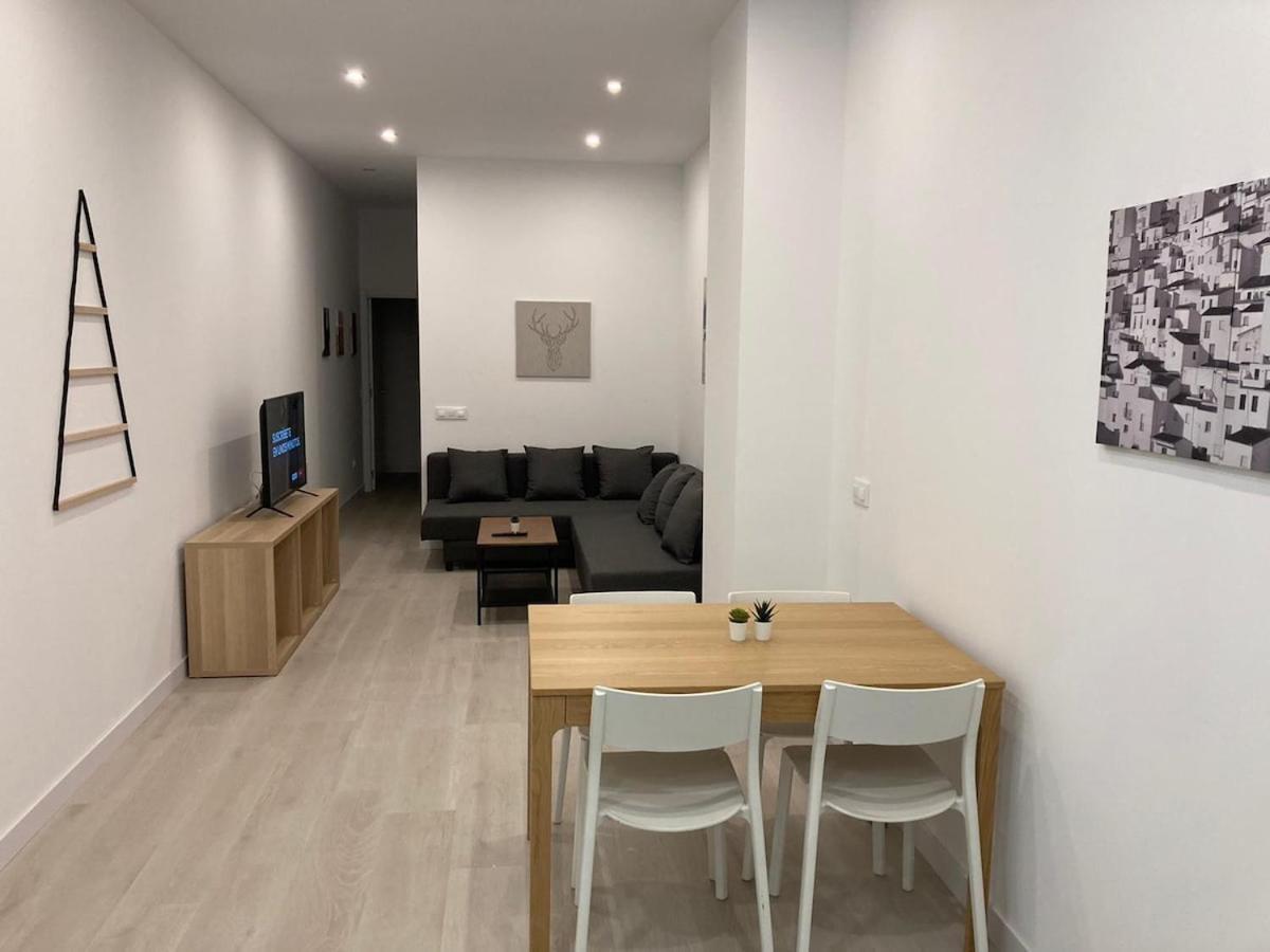 Matadero Apartments 2 มาดริด ภายนอก รูปภาพ